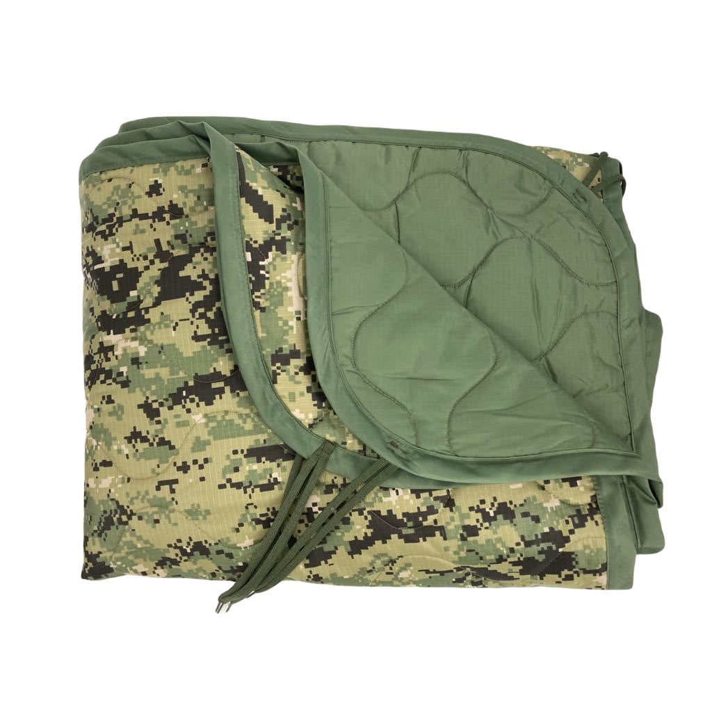 Military Woobie Poncho Liner, Nylon Ripstop Shell, Polyester Insulation, Sleeping Bag, Blanket, Carrying Sack, Made in USA, AOR2